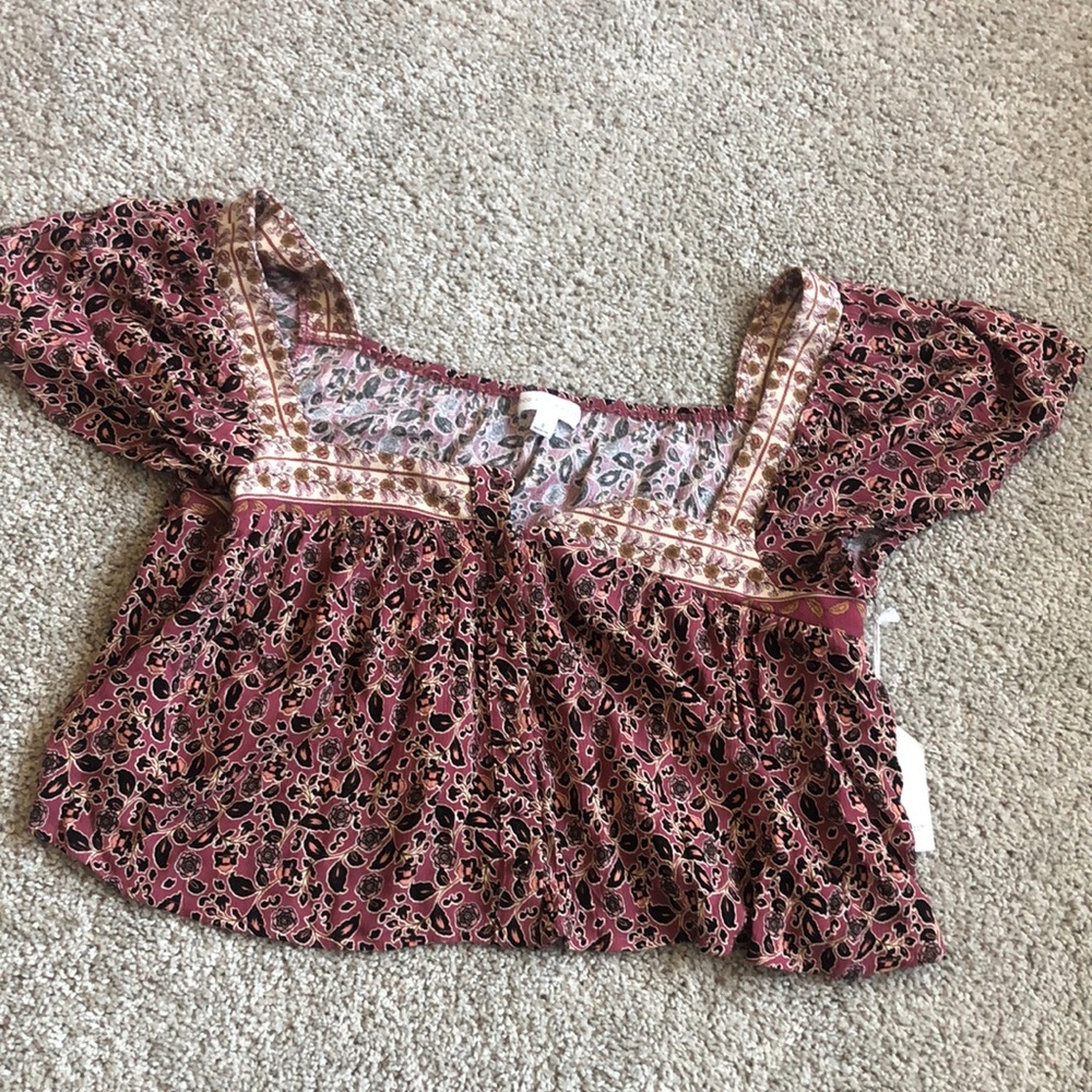 Puff sleeved crop top